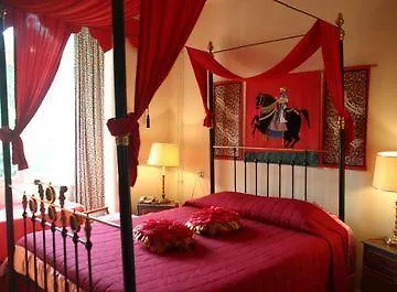 Maison Elle Amsterdam 4*,
